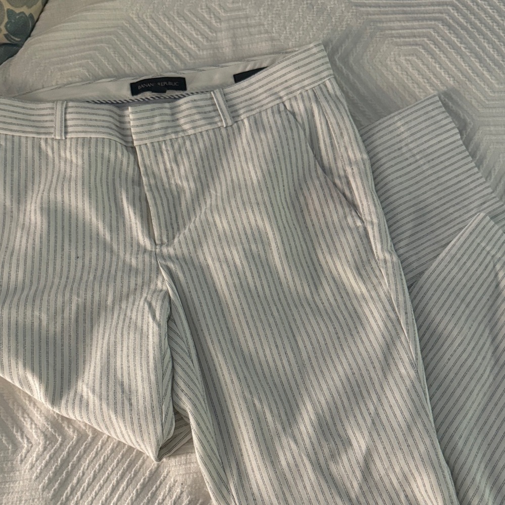Banana Republic Women's white and Black Striped straight leg Trousers